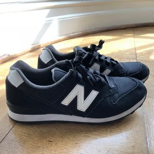 New Balance 696 Women's Athletic Shoes -- Size 9